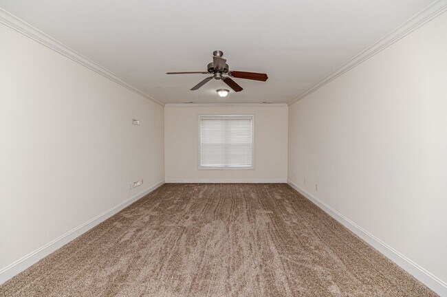 Foto del edificio - Perfectly Located 4-Bedroom Home Minutes from I-295, Hope Mills & Fort Bragg!