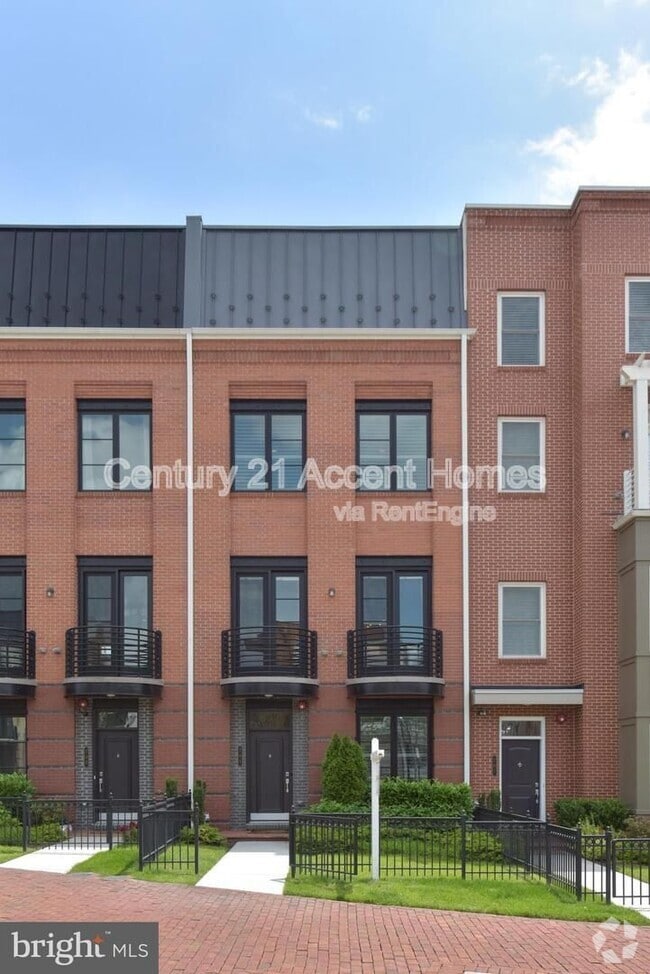 Building Photo - 703 E Howell Ave