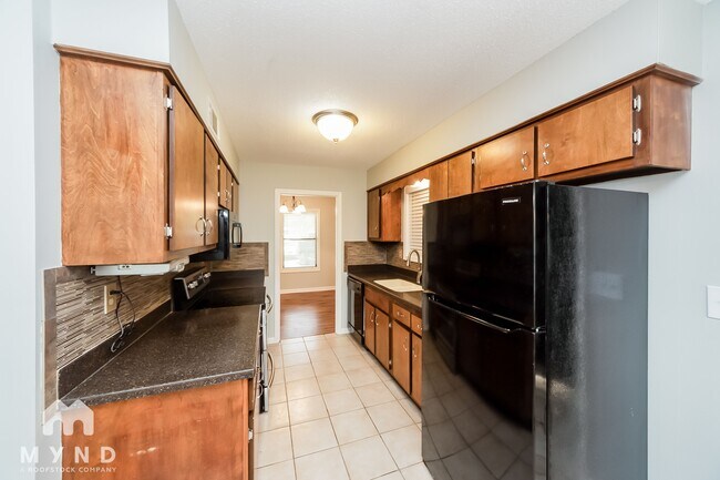 Foto del edificio - 6903 Ash Hill Ln