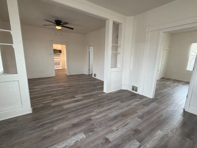 Foto del edificio - 2130 4th Ave