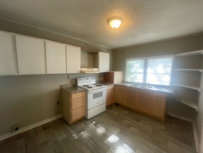 Foto del edificio - Renovated 2 Bedroom 1.5 Bath Home for Rent!!