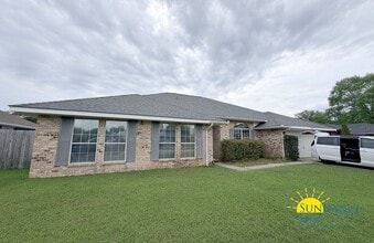 Building Photo - 2165 Castle Grove Dr