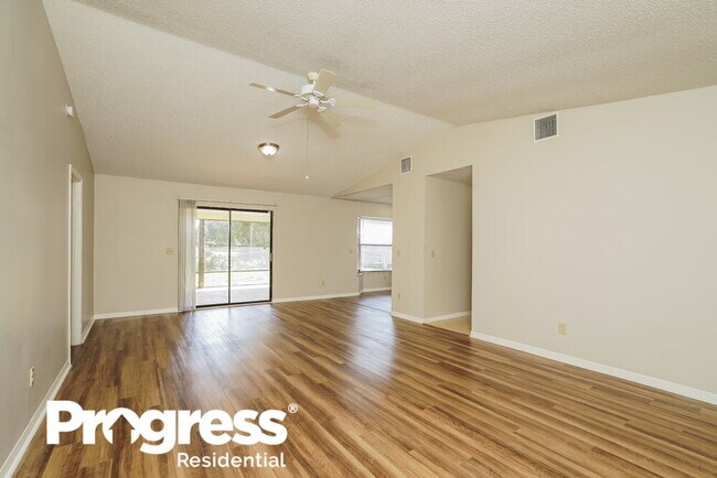 Building Photo - 6514 Flora Way
