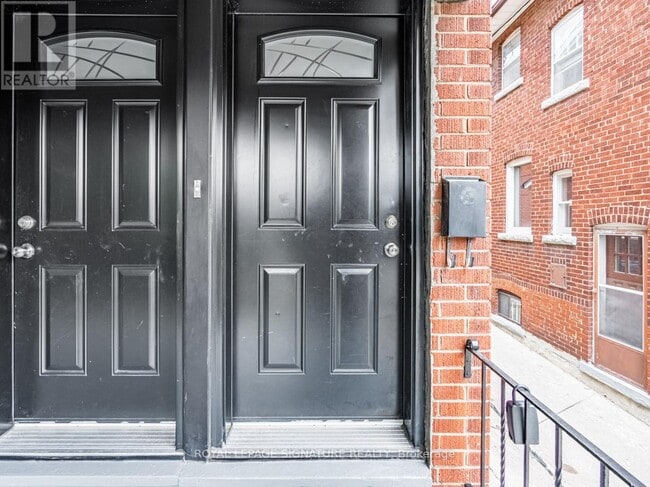 Building Photo - 229 Winona Dr