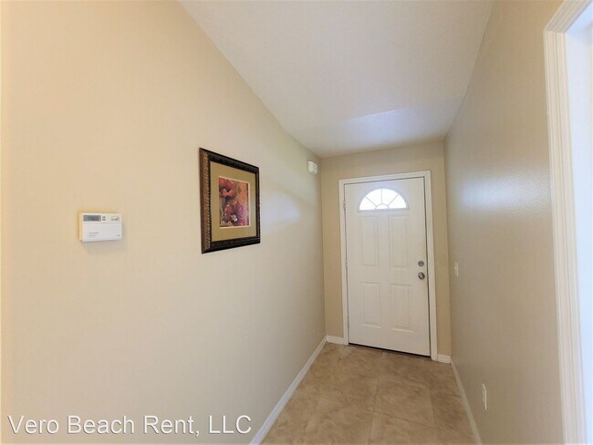 Building Photo - 3 br, 2 bath House - 351 Del Monte Rd. Unit A