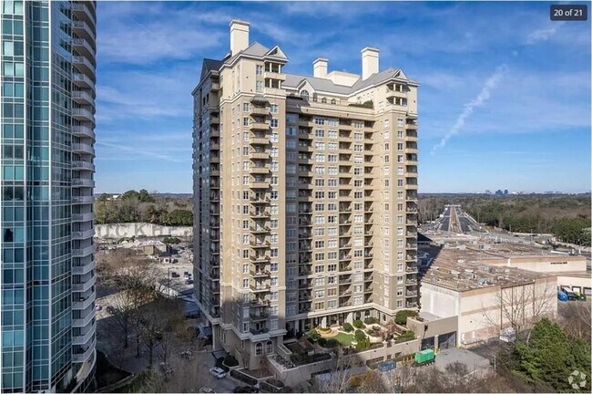 Foto del edificio - 3334 Peachtree Rd NE