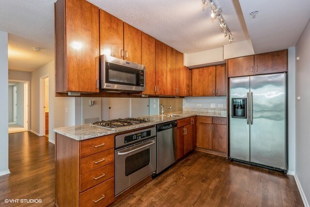 Kitchen - 9715 Woods Dr