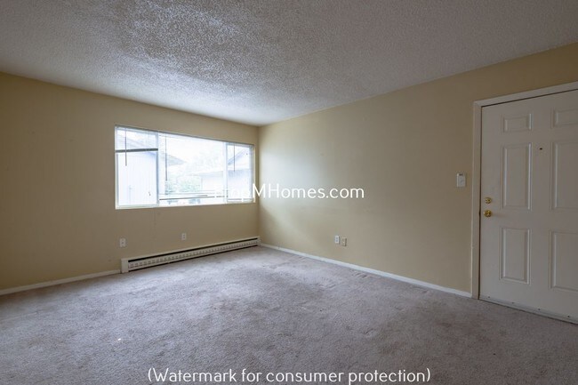 Building Photo - 6851 N Fessenden St