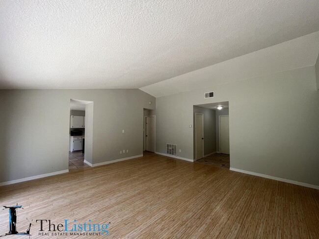 Building Photo - 4425 Trescott Dr