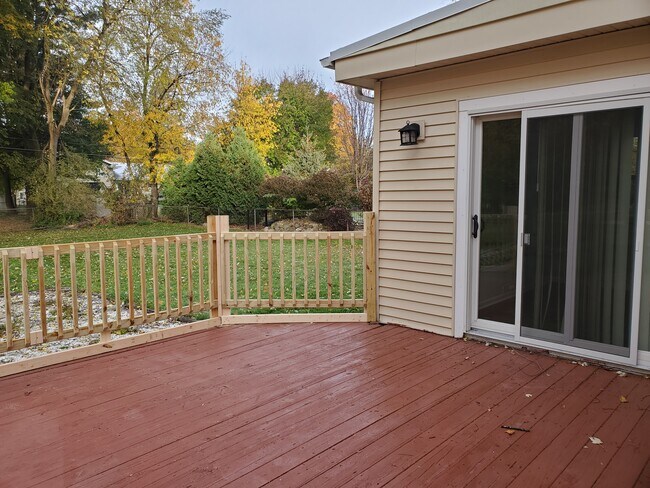 Building Photo - 3605 E Arbutus Dr