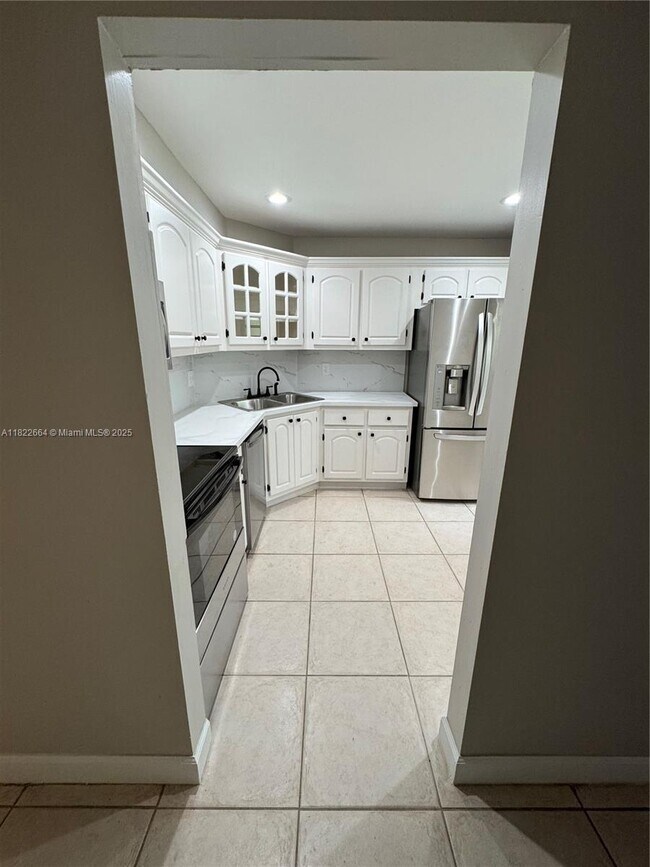 Building Photo - 3360 Spanish Moss Terrace