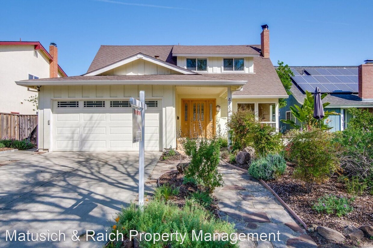 Foto principal - 3 br, 2 bath House - 413 Curie Drive