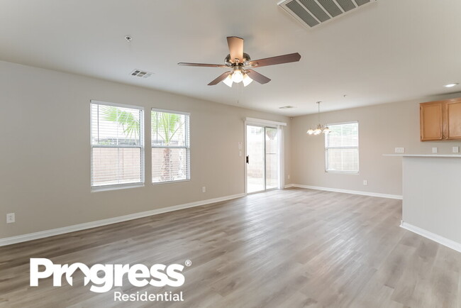 Building Photo - 660 Desert Passage St