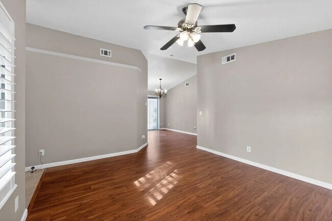 Foto del edificio - 6765 Koster Way