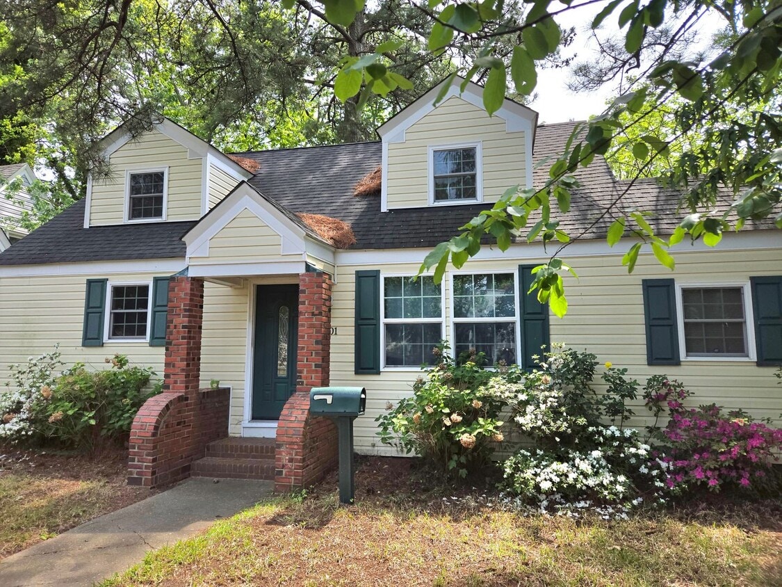 Beautiful Move-In Ready Single Family Home! - Beautiful Move-In Ready Single Family Home!