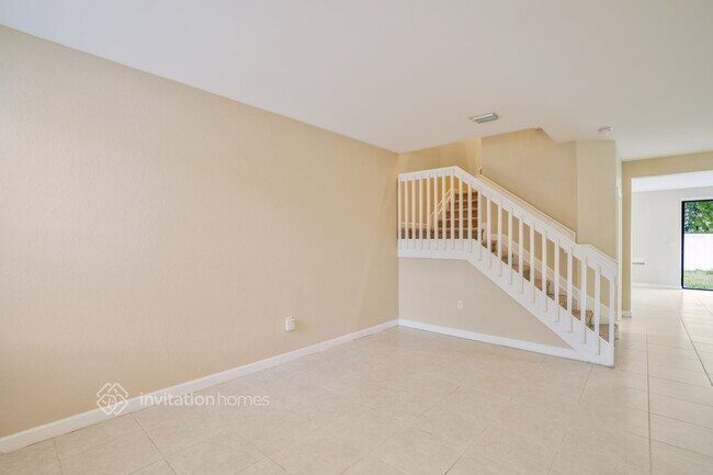 Foto del edificio - 3477 W 106th St