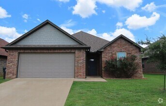 Building Photo - 2528 Guinn Farms Rd