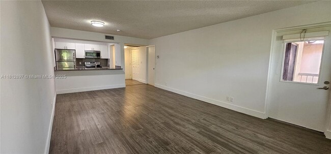 Building Photo - 8100 Geneva Ct