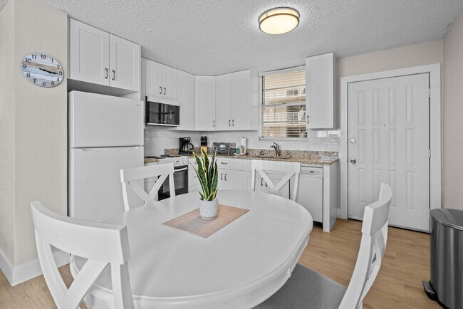 Foto del edificio - 5800 Bonita Beach Rd SW