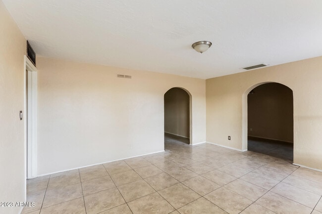 Foto del edificio - 3349 W Thomas Rd