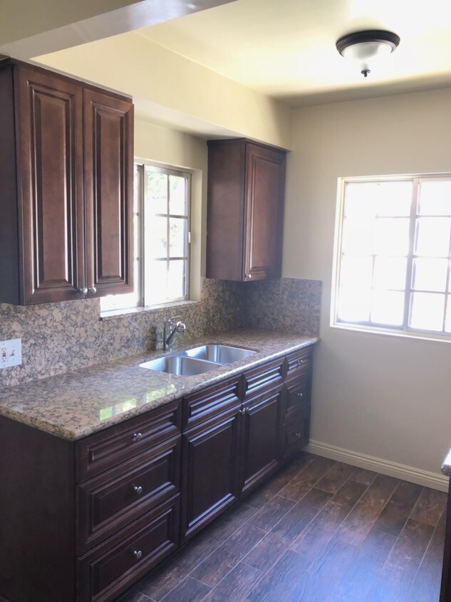 Foto principal - 639 E Tujunga Ave