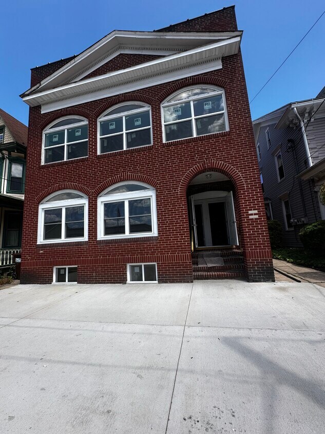 346 Arch St, Sunbury, PA 17801 Apartments in Sunbury, PA