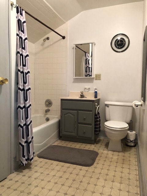 BIG Bath w/Linen closet!) - 1527 N Jackson St