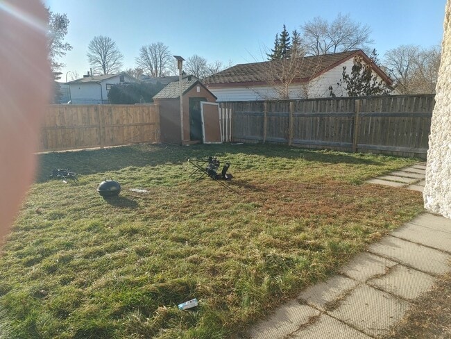 Building Photo - 886 Greencrest Ave