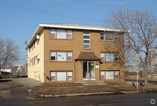 Building Photo - 1810 Portland Ave