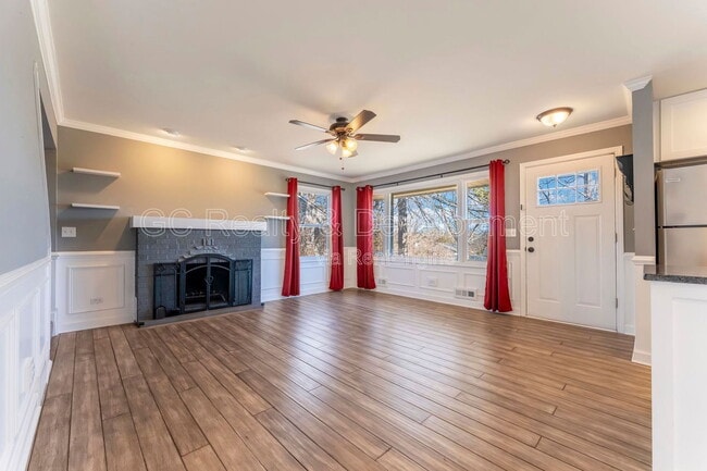 Building Photo - 215 Indian Trail