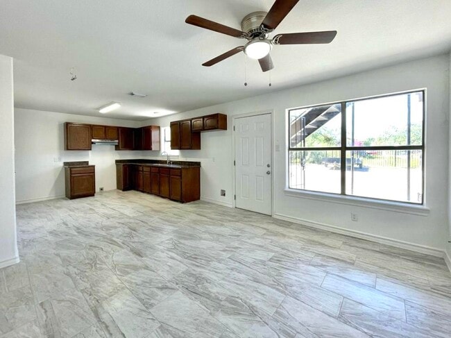 Foto del edificio - 201 Masterson Rd