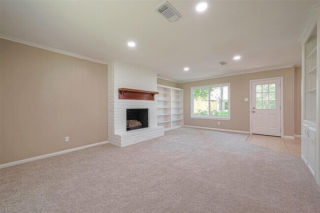 Foto del edificio - 6534 Bayonne Dr