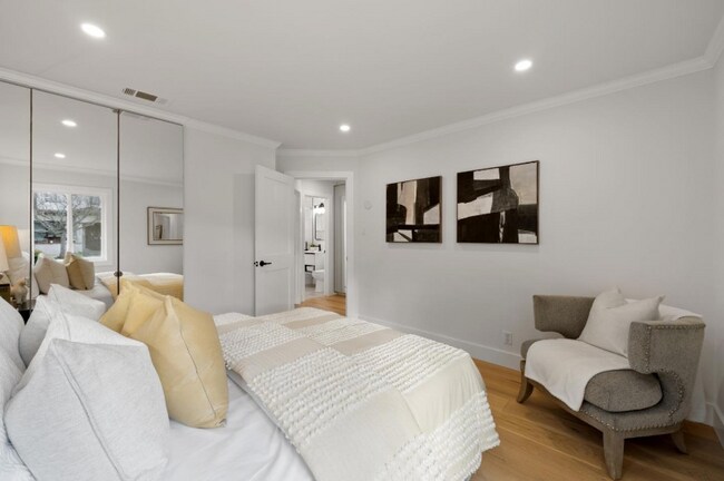 Foto del edificio - 242 Thurston St