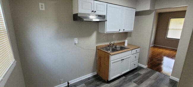 Foto del edificio - 124 Cameron Rd | 3 BR 1 BA | 816 sq. ft.