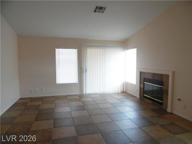 Foto del edificio - ONE STORY - 2 BEDROOM WITH 2 CAR GARAGE