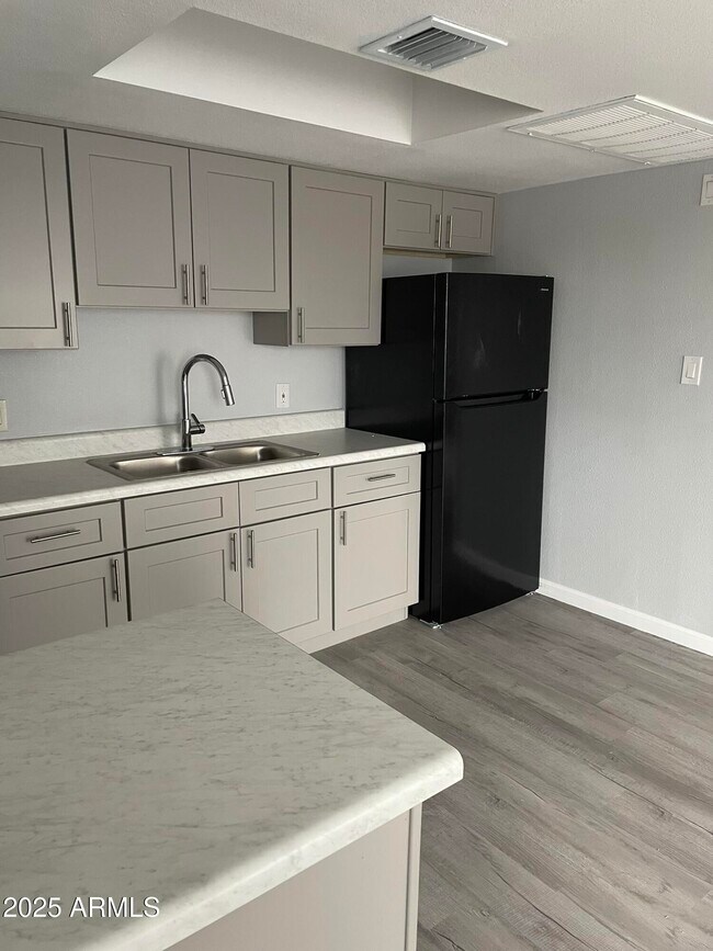 Foto del edificio - 1002 North 25th Pl