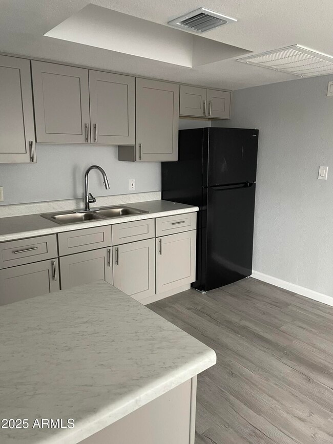 Building Photo - 1002 North 25th Pl