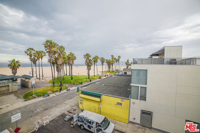 Foto del edificio - 8 Brooks Ave