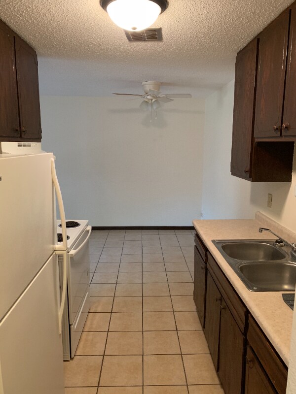 Foto del edificio - 995 St Albans St N