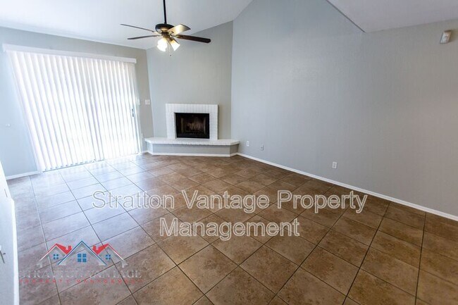 Building Photo - 911 S Siesta Ln