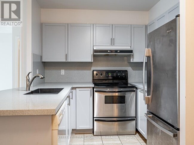 Building Photo - 600-600 Queens Quay W