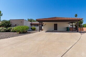 Building Photo - 230 E Paseo De Golf
