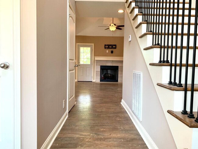 Building Photo - 1053 Quiver Ln