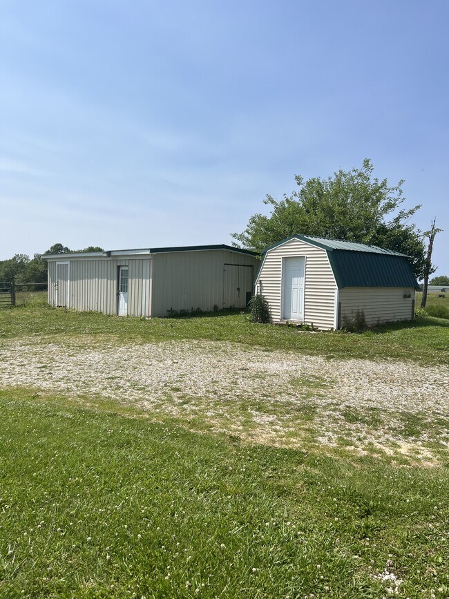 Foto del edificio - 355 Oak Hill Rd