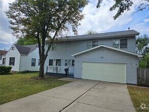 Building Photo - 206 Hillcrest Dr