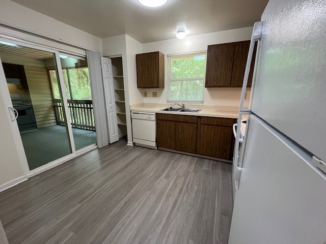 2/2 kitchen 1 - Creekwood Apartments