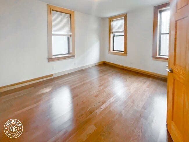 Foto del edificio - 18 E 21st St