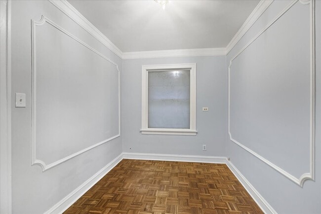 Foto del edificio - 5412 W Berteau Ave