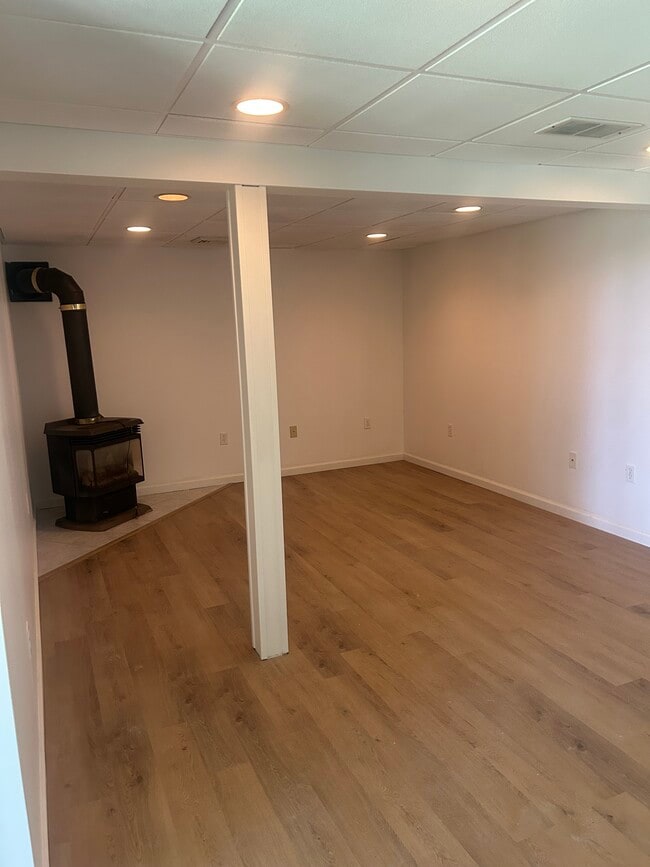 Living room - 25 Gracedale Ave