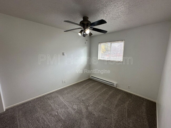 Foto del edificio - 285 W 600 N